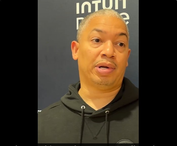 卢:大洛能守护禁区干扰对手投篮 他最近投进了大量三分球