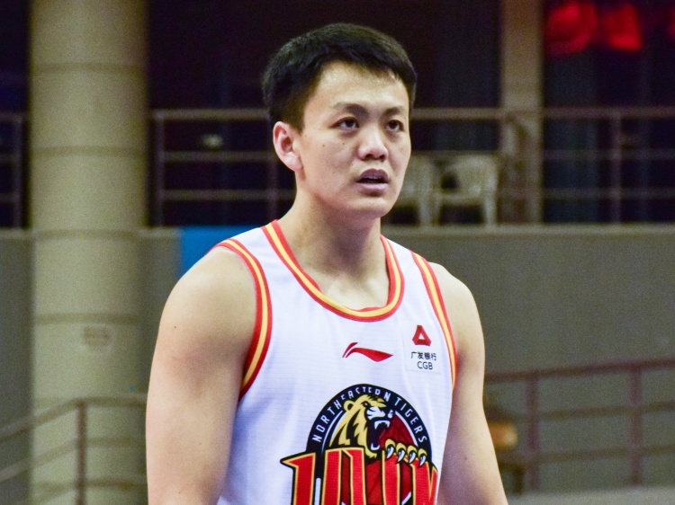 媒体人:姜宇星是首钢较早接触的球员之一 开始曾比较有希望加盟