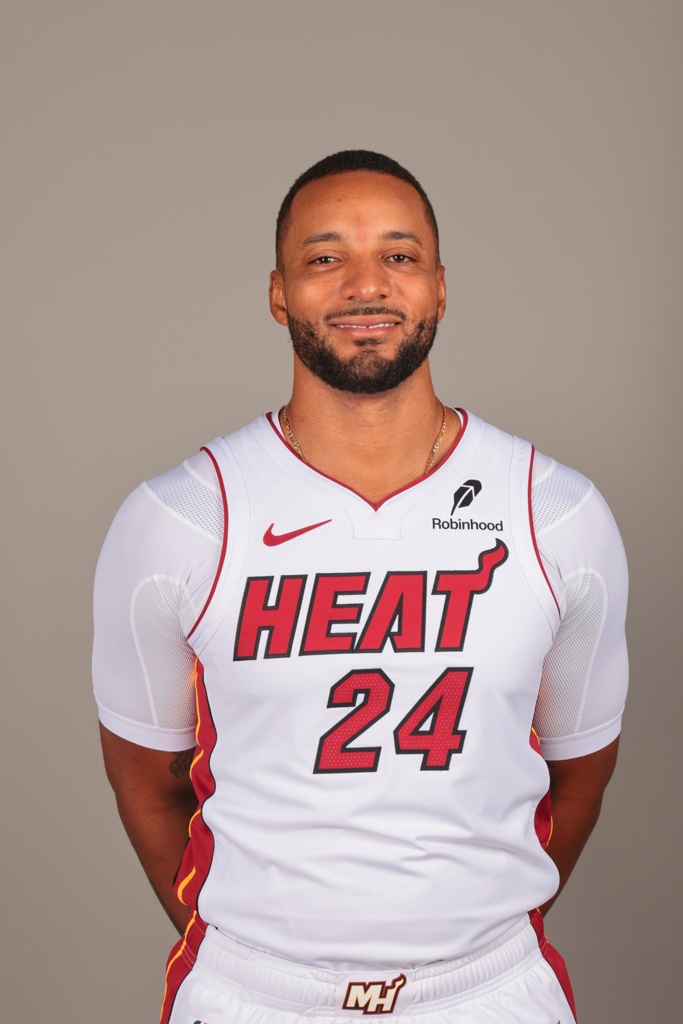 21.8分!鲍威尔:大家想看到我重现上赛季数据 但全队融入更重要